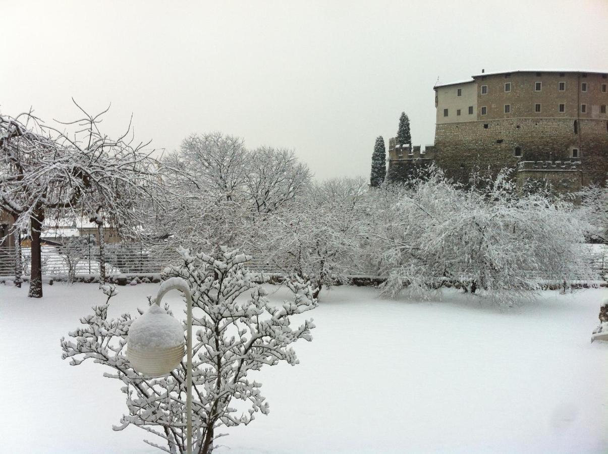 罗韦雷托Vista Castello住宿加早餐旅馆 外观 照片